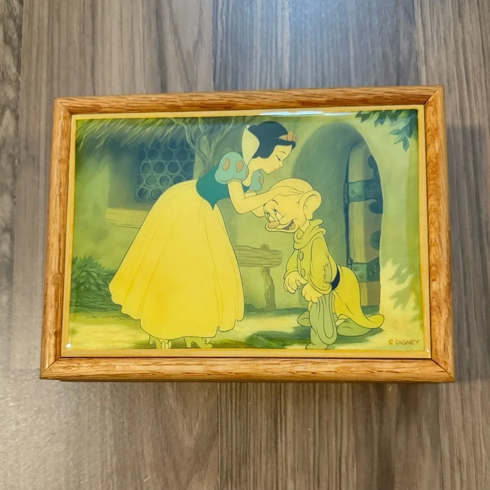 101 Dalmatians Disney Vintage Rare Tile Wood Open Trinket Treasure Jewelry Box